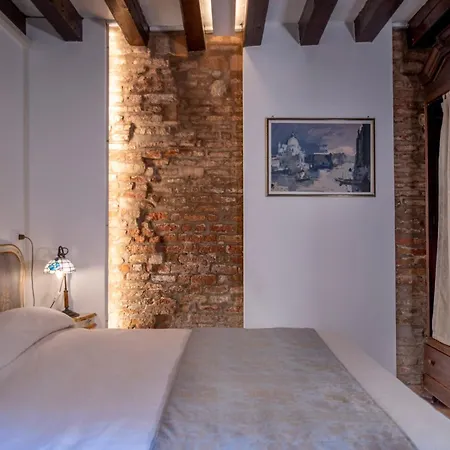 Bragozzo Ai Miracoli Venedig