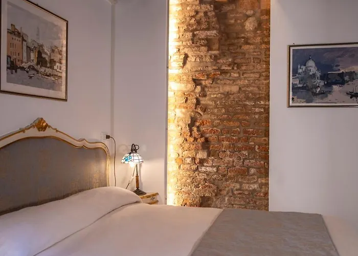 Bragozzo Ai Miracoli * Venetië